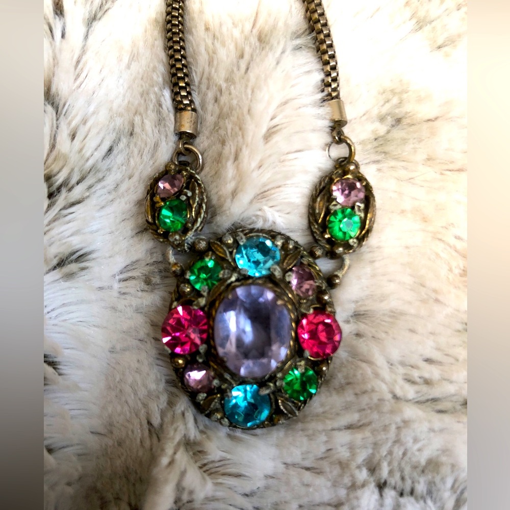 Vintage Multi Colored Necklace With 6” Chain Oval